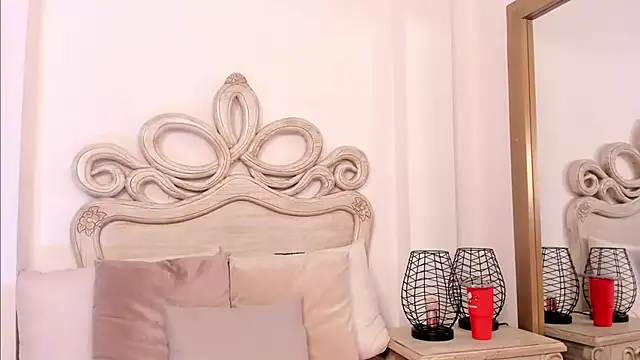 Snapshot of Victoria_vallejo_ chatting on 03-08-25, 11:37 Victoria vallejo  online show from 03-08-25, 11:37