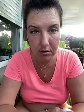 Snapshot of NatiLove35 chatting on 06-27-26, 05:56 NatiLove35 online show from 06-27-26, 05:56