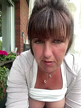 Snapshot of NatiLove35 chatting on 07-20-26, 04:20 NatiLove35 online show from 07-20-26, 04:20