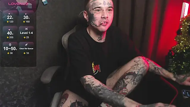 Snapshot of lonelycrystal chatting on 12-25-24, 04:54 lonelycrystal online show from 12-25-24, 04:54