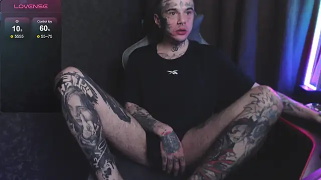 Snapshot of lonelycrystal chatting on 01-06-25, 11:20 lonelycrystal online show from 01-06-25, 11:20