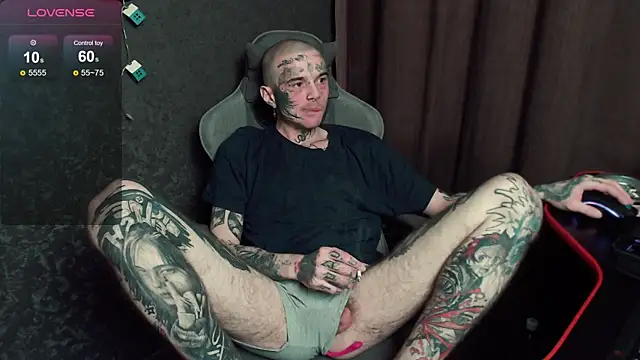 Snapshot of lonelycrystal chatting on 10-06-25, 03:20 lonelycrystal online show from 10-06-25, 03:20