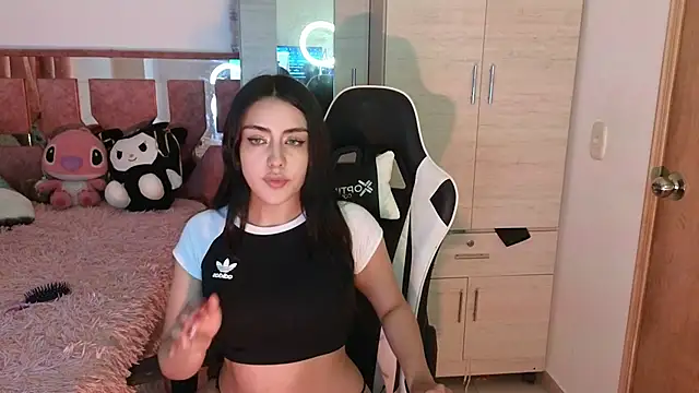 Snapshot of Angel_lusst chatting on 12-25-24, 07:24 Angel lusst online show from 12-25-24, 07:24