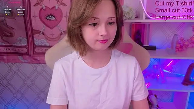 Mary uw online show from 09-25-25, 03:43