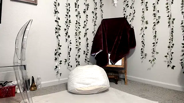 Peaches N Kreme online show from 04-27-26, 03:15