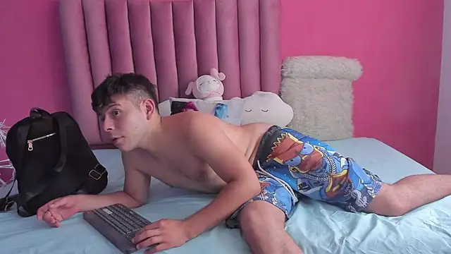 Snapshot of JustiinJazmin chatting on 01-13-25, 07:42 JustiinJazmin online show from 01-13-25, 07:42