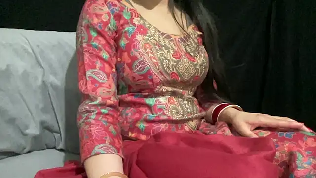 couple horne online show from 04-17-26, 09:51