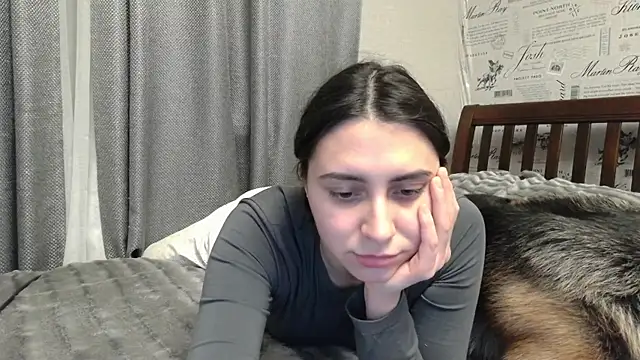 Snapshot of Kashtanka_ chatting on 01-01-25, 06:16 Kashtanka online show from 01-01-25, 06:16