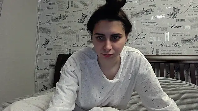 Snapshot of Kashtanka_ chatting on 01-08-25, 10:04 Kashtanka online show from 01-08-25, 10:04