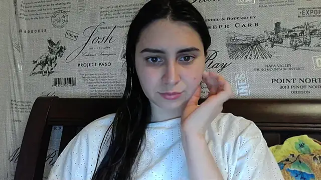 Snapshot of Kashtanka_ chatting on 01-08-25, 04:11 Kashtanka online show from 01-08-25, 04:11