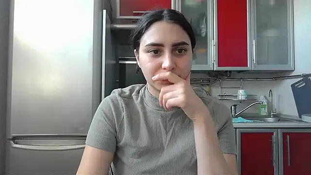 Snapshot of Kashtanka_ chatting on 02-08-25, 07:48 Kashtanka online show from 02-08-25, 07:48