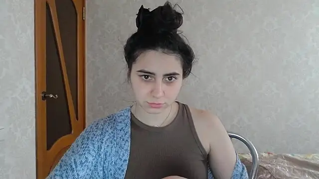 Snapshot of Kashtanka_ chatting on 02-15-25, 07:38 Kashtanka online show from 02-15-25, 07:38