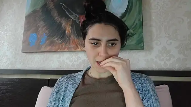 Snapshot of Kashtanka_ chatting on 02-15-25, 01:05 Kashtanka online show from 02-15-25, 01:05
