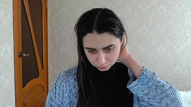 Snapshot of Kashtanka_ chatting on 02-24-25, 12:05 Kashtanka online show from 02-24-25, 12:05
