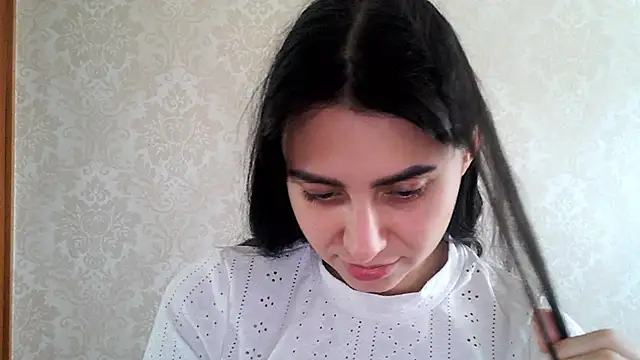 Snapshot of Kashtanka_ chatting on 10-04-25, 07:06 Kashtanka online show from 10-04-25, 07:06
