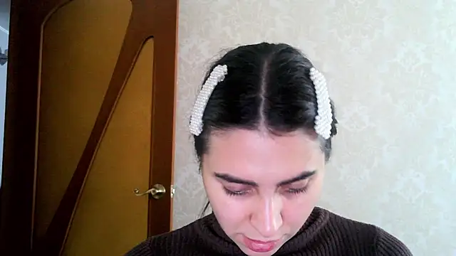 Snapshot of Kashtanka_ chatting on 10-19-25, 07:42 Kashtanka online show from 10-19-25, 07:42