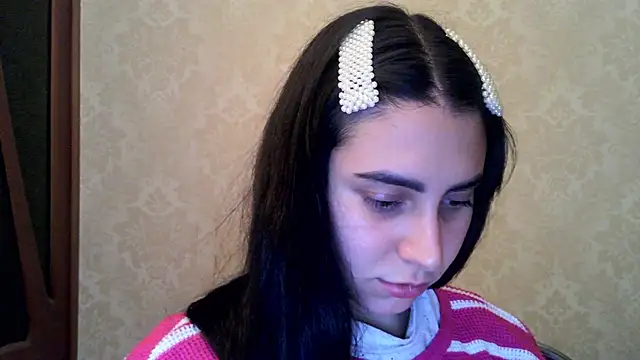 Snapshot of Kashtanka_ chatting on 10-20-25, 07:58 Kashtanka online show from 10-20-25, 07:58