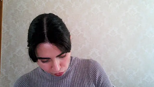 Snapshot of Kashtanka_ chatting on 10-21-25, 11:00 Kashtanka online show from 10-21-25, 11:00