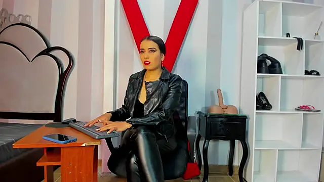 Snapshot of MeliizaQueen chatting on 03-13-25, 04:45 MeliizaQueen online show from 03-13-25, 04:45