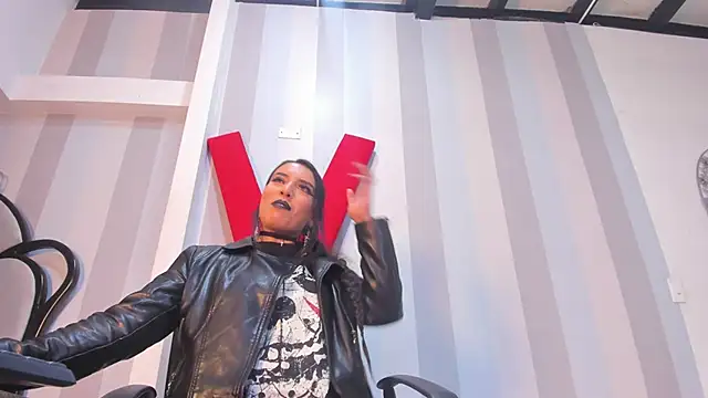 Snapshot of MeliizaQueen chatting on 03-22-25, 12:39 MeliizaQueen online show from 03-22-25, 12:39