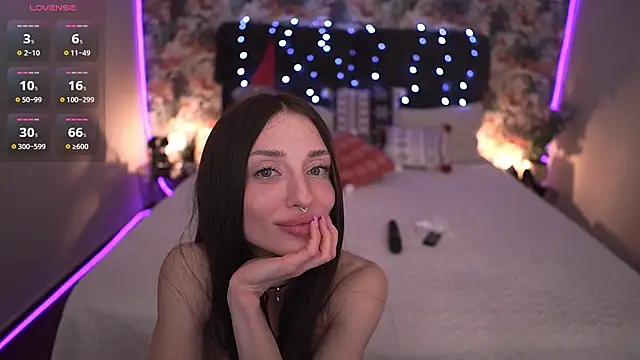 Alice Arwen online show from 12-13-25, 07:53