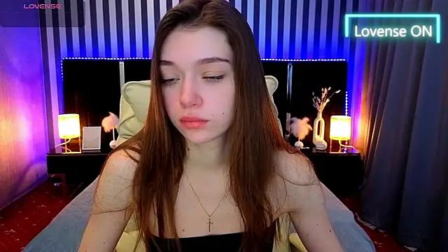 Snapshot of Cherry_Wipe chatting on 11-19-25, 06:57 Cherry Wipe online show from 11-19-25, 06:57