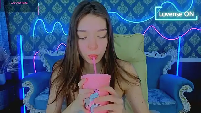 Snapshot of Cherry_Wipe chatting on 11-26-25, 06:58 Cherry Wipe online show from 11-26-25, 06:58