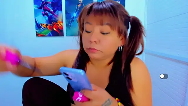 victoria love89 online show from 04-25-26, 02:58