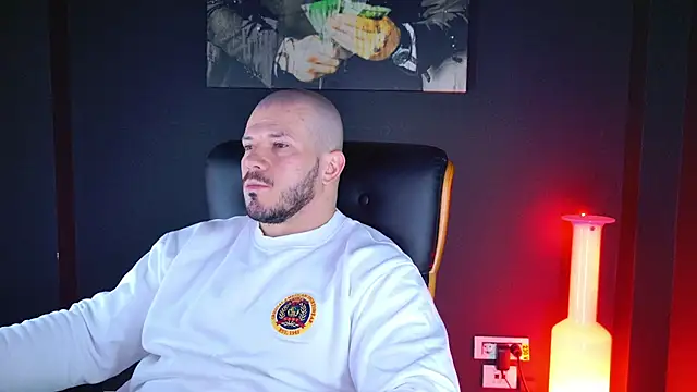 Snapshot of AngeloEric chatting on 12-04-24, 05:16 AngeloEric online show from 12-04-24, 05:16
