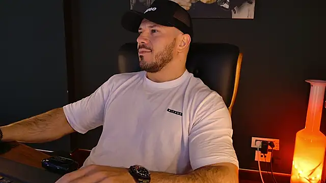 AngeloEric online show from 12-21-25, 08:21