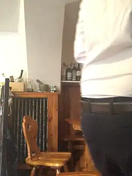 Snapshot of lostile8 chatting on 01-30-25, 09:57 lostile8 online show from 01-30-25, 09:57