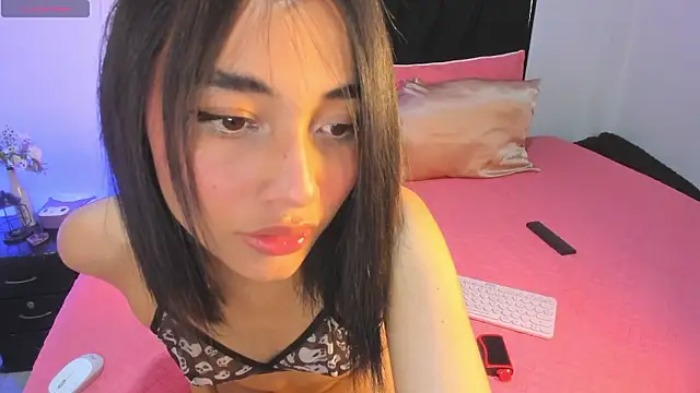 lilithTeen1  online show from 01-08-26, 05:32