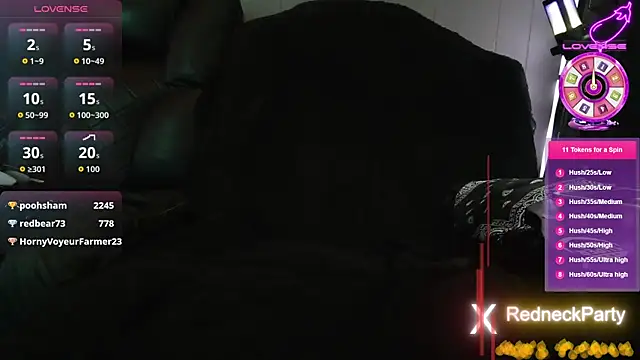 Snapshot of RedneckWants2PlayNow chatting on 12-17-25, 01:33 RedneckWants2PlayNow online show from 12-17-25, 01:33