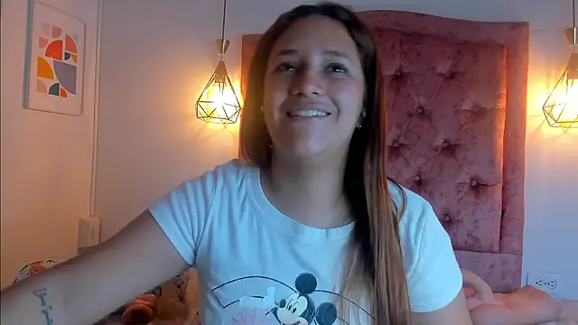 Snapshot of aprill21_ chatting on 12-03-24, 01:32 aprill21 online show from 12-03-24, 01:32