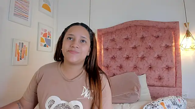 Snapshot of aprill21_ chatting on 03-08-25, 01:47 aprill21 online show from 03-08-25, 01:47