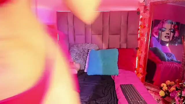 Snapshot of sweetyose chatting on 02-15-26, 07:10 sweetyose online show from 02-15-26, 07:10