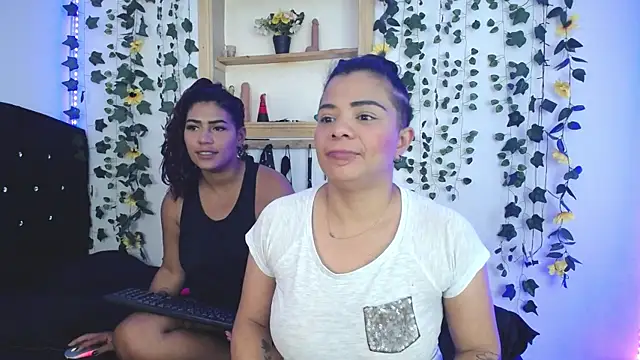 Snapshot of kaylie_dakota chatting on 10-18-25, 02:18 kaylie dakota online show from 10-18-25, 02:18