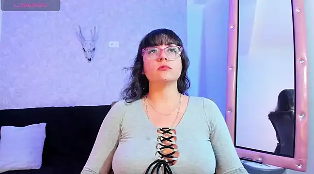 Snapshot of AliciaChelios chatting on 12-13-24, 12:53 AliciaChelios online show from 12-13-24, 12:53