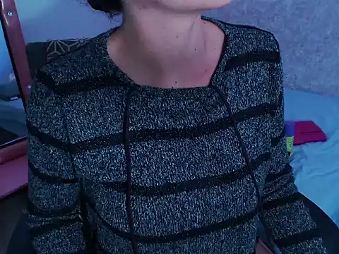 Snapshot of AliciaChelios chatting on 05-17-26, 07:21 AliciaChelios online show from 05-17-26, 07:21