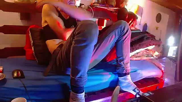 laye19 online show from 04-25-26, 01:41