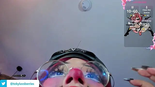 Snapshot of toky_doll chatting on 12-10-24, 11:08 toky doll online show from 12-10-24, 11:08