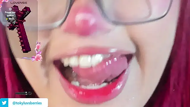 Snapshot of toky_doll chatting on 01-09-25, 09:26 toky doll online show from 01-09-25, 09:26