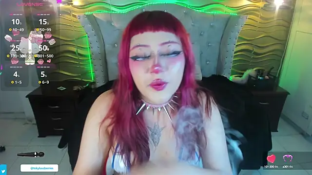 Snapshot of toky_doll chatting on 01-22-25, 08:17 toky doll online show from 01-22-25, 08:17