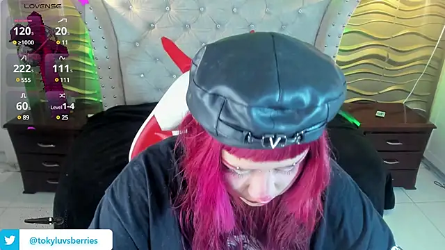 Snapshot of toky_doll chatting on 01-31-25, 08:54 toky doll online show from 01-31-25, 08:54