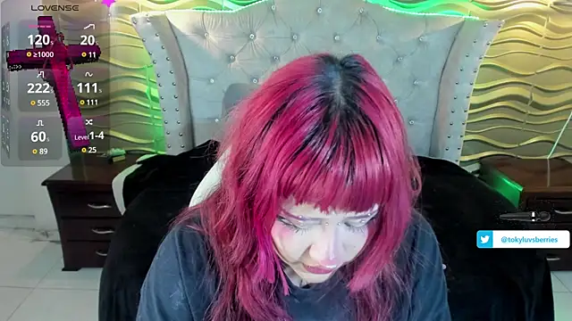 Snapshot of toky_doll chatting on 02-06-25, 12:43 toky doll online show from 02-06-25, 12:43