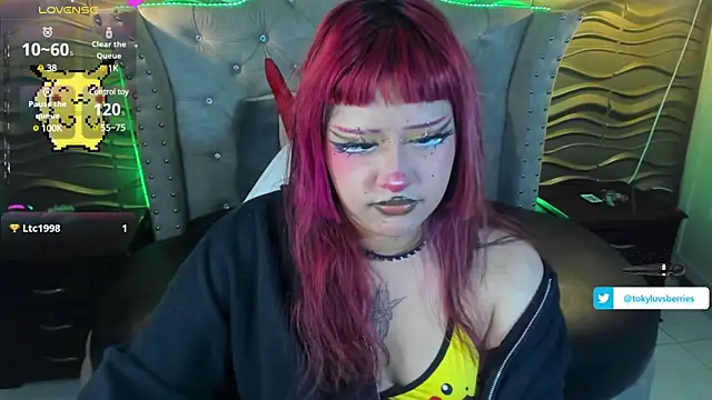 Snapshot of toky_doll chatting on 02-08-25, 01:00 toky doll online show from 02-08-25, 01:00