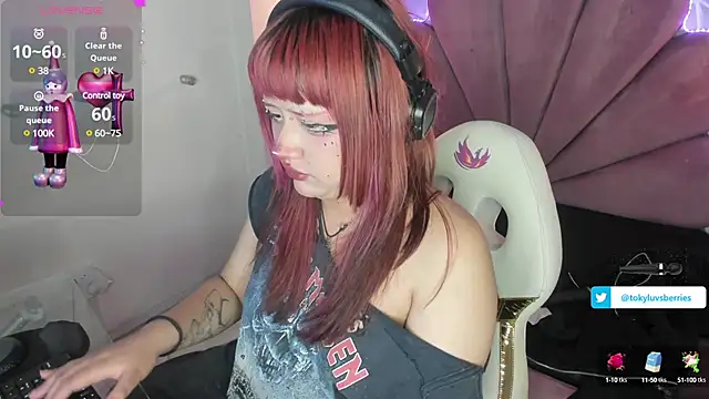 Snapshot of toky_doll chatting on 02-26-25, 07:38 toky doll online show from 02-26-25, 07:38