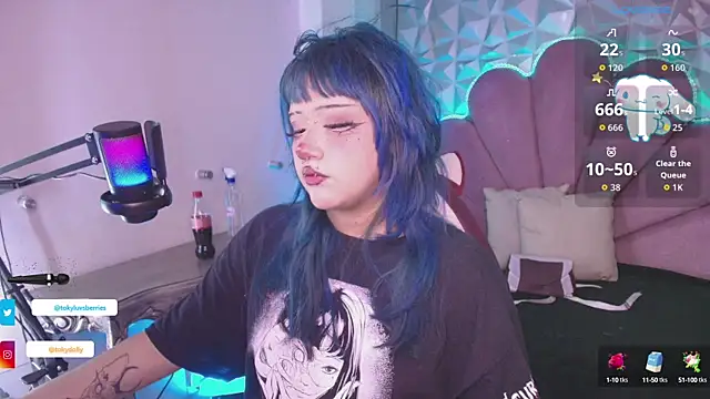 Snapshot of toky_doll chatting on 09-19-25, 07:14 toky doll online show from 09-19-25, 07:14