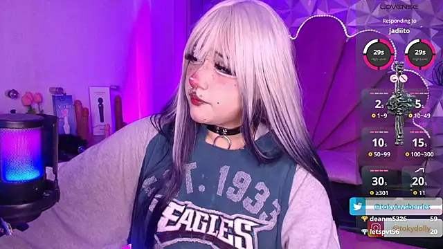 Snapshot of toky_doll chatting on 09-30-25, 09:09 toky doll online show from 09-30-25, 09:09
