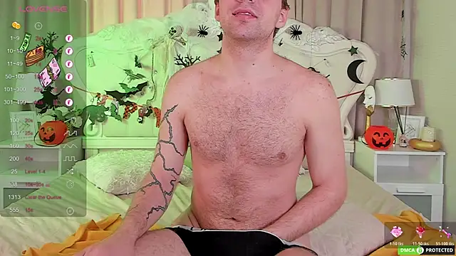 ArthurWhitee online show from 10-31-25, 04:24